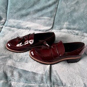 Dream Pairs Glossy Maroon Loafers